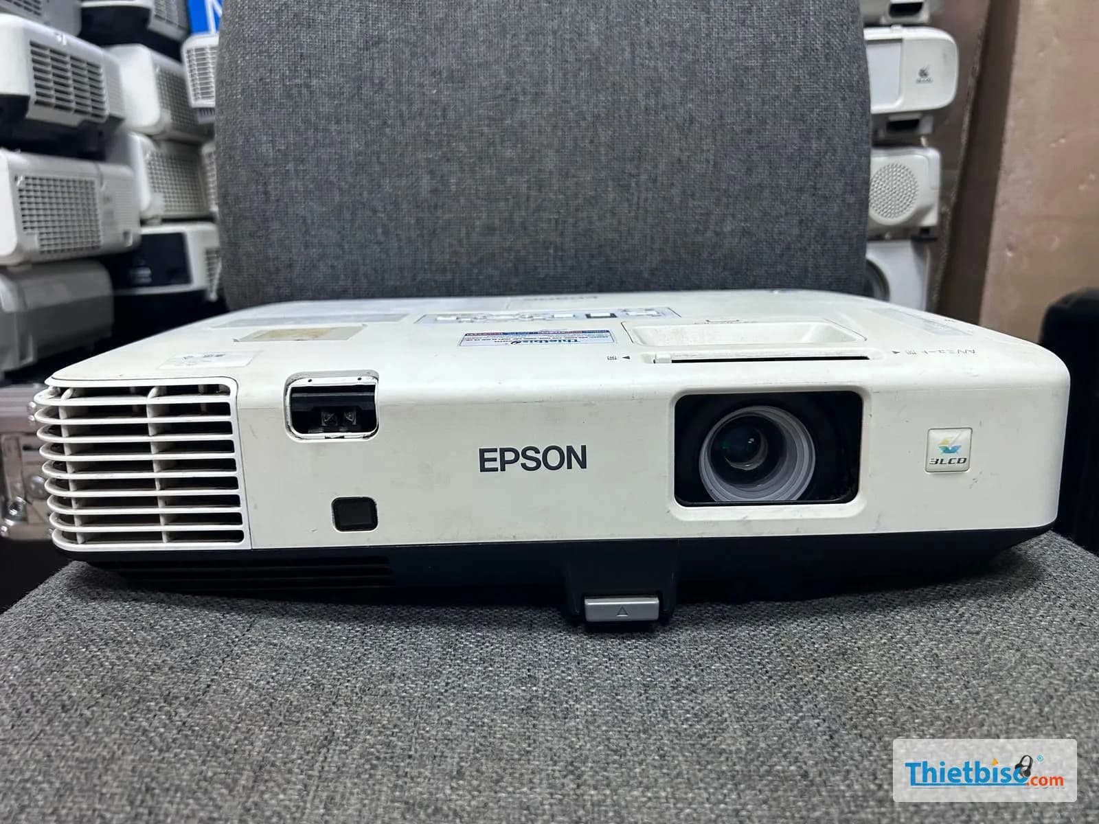 Epson EB-1965 cũ – Góc máy