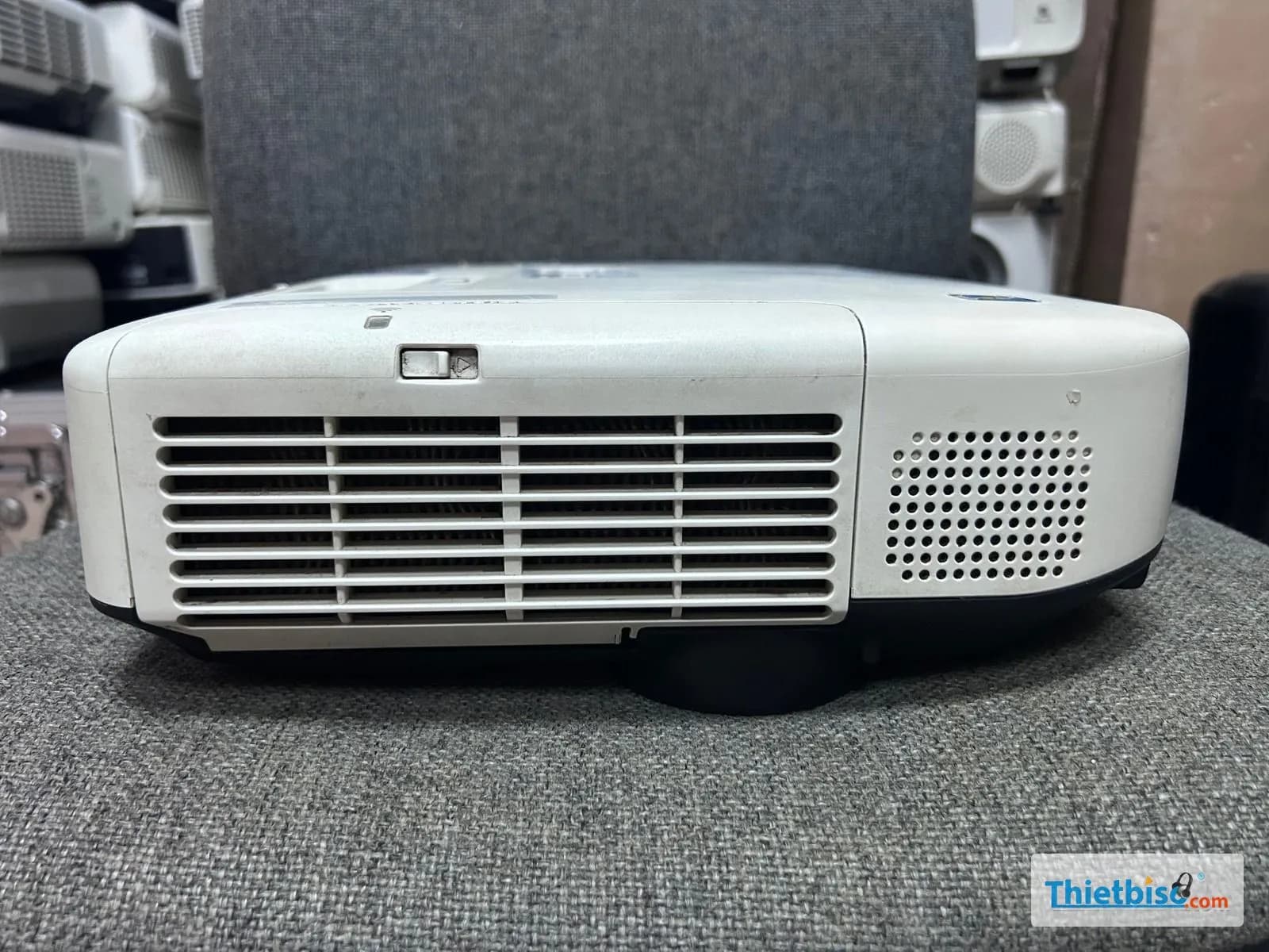 Epson EB-1965 cũ – Góc máy