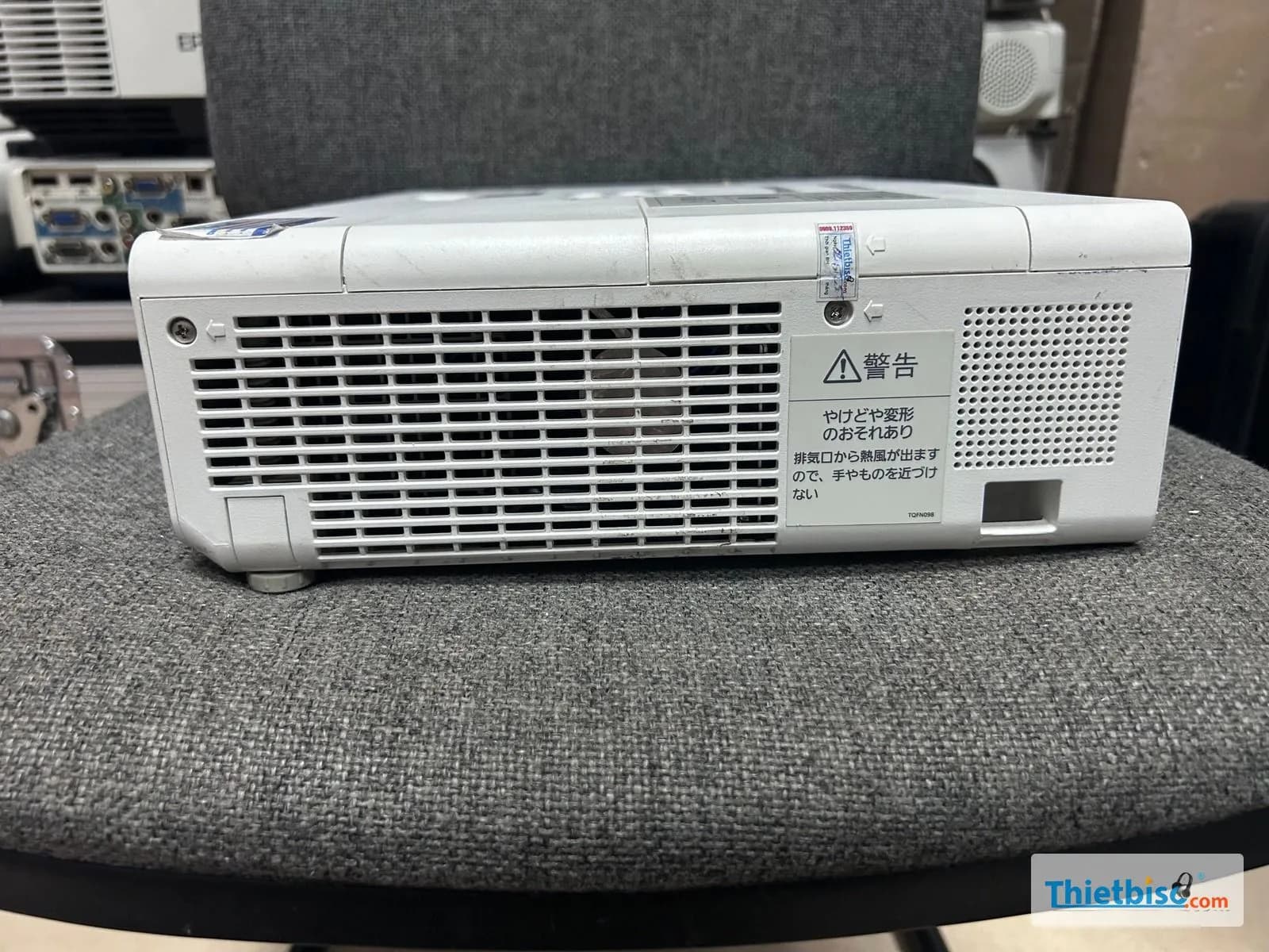 Panasonic PT-VW355NJ cũ – Góc máy