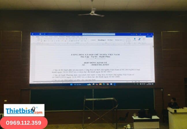 Màn hình LED hội trường hoạt động đồng nhất