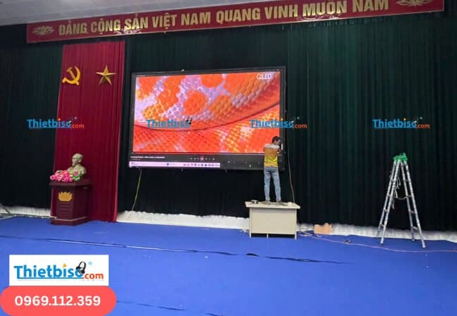 Test màu đỏ kiểm tra độ đồng nhất màn LED