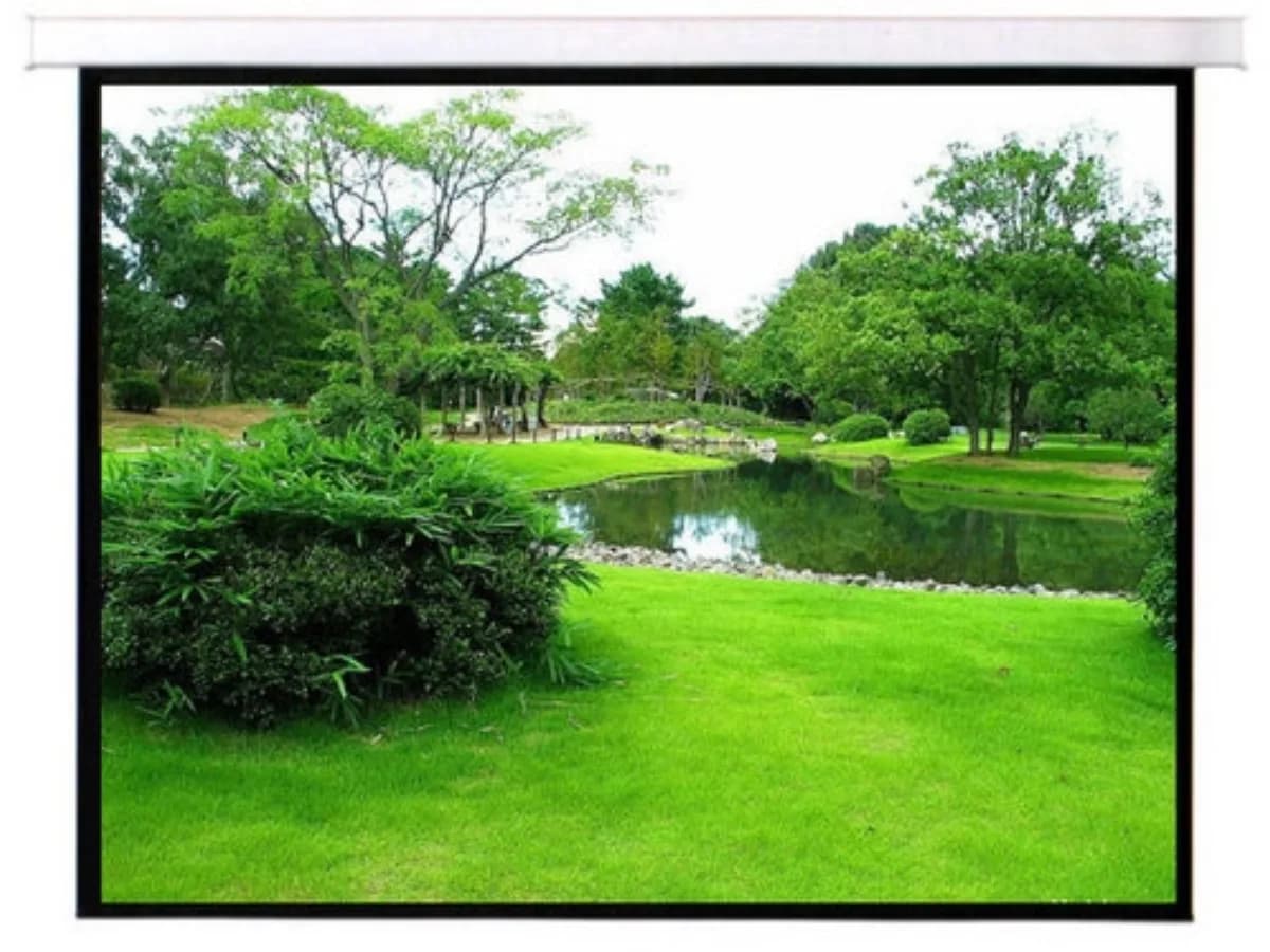 Màn chiếu điện 136 inch 2,44m x 2,44m – ảnh sản phẩm thực tế tại THIETBISO.COM