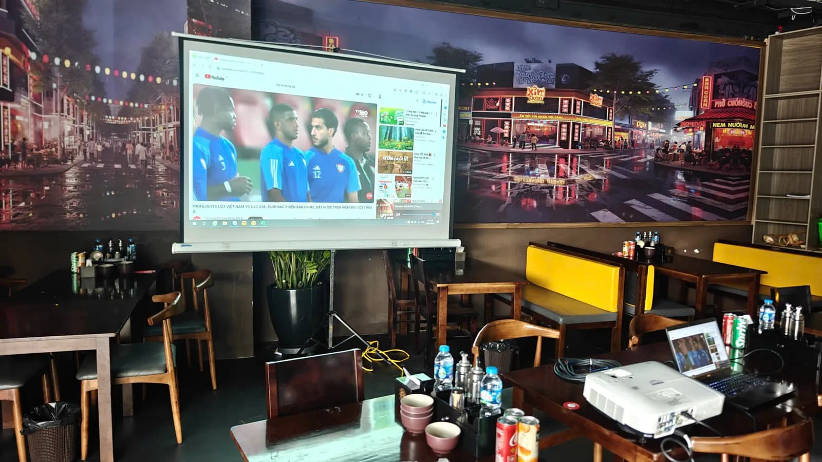 Cho thuê máy chiếu quán cafe sự kiện tại Hà Nội THIETBISO.COM