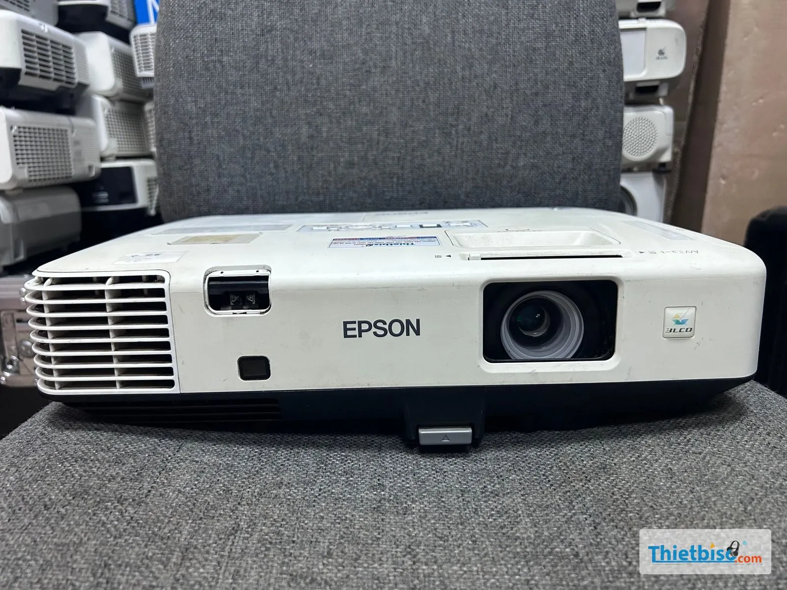 Epson EB-1965 cũ – Góc máy